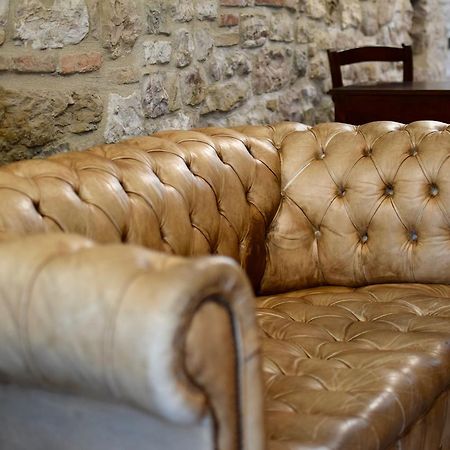 Bed and Breakfast Residenza Le Logge Gubbio Exterior foto