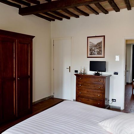 Bed and Breakfast Residenza Le Logge Gubbio Exterior foto