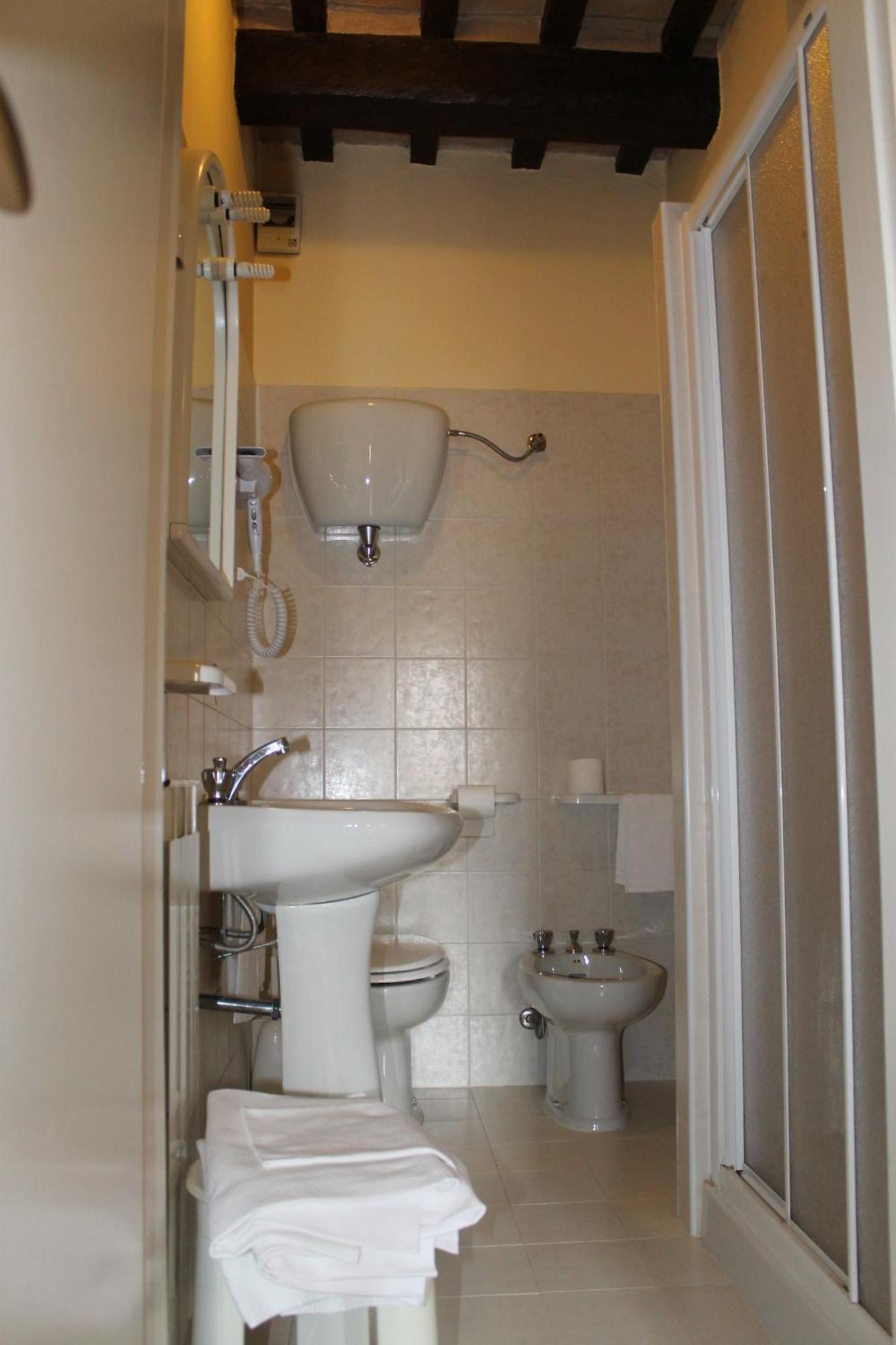 Bed and Breakfast Residenza Le Logge Gubbio Zimmer foto