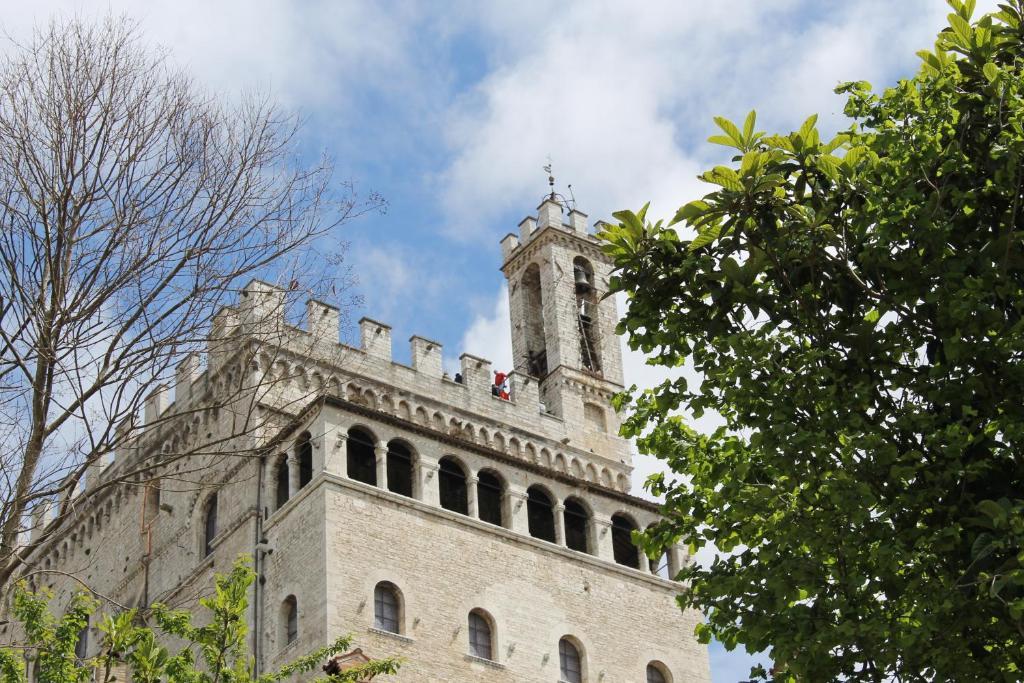 Bed and Breakfast Residenza Le Logge Gubbio Exterior foto